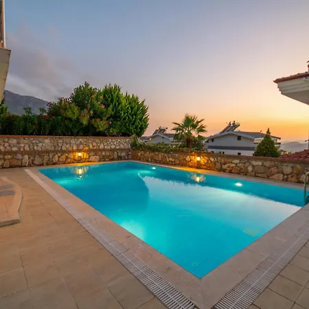 Villa Golden Heights 15 *