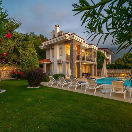 Villa Golden Heights 15 *