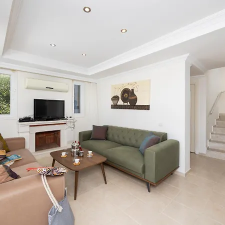 Вилла Golden Heights 15 *