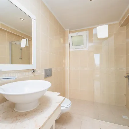 别墅 Golden Heights 15