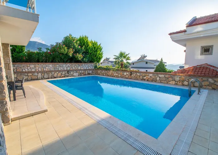 别墅 Golden Heights 15