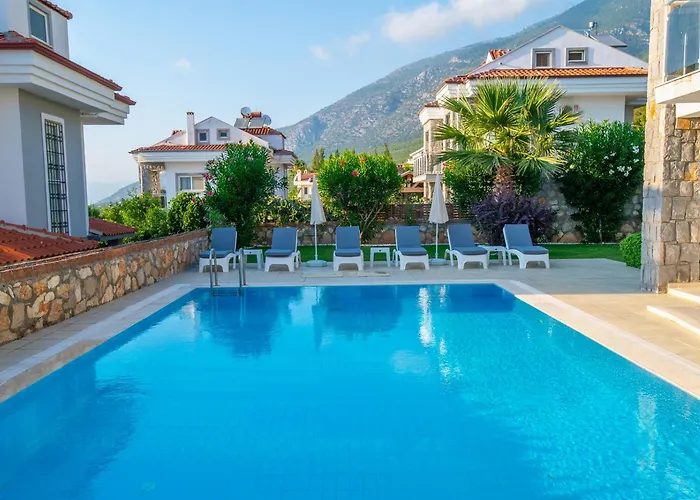 Vilă Golden Heights 15 *