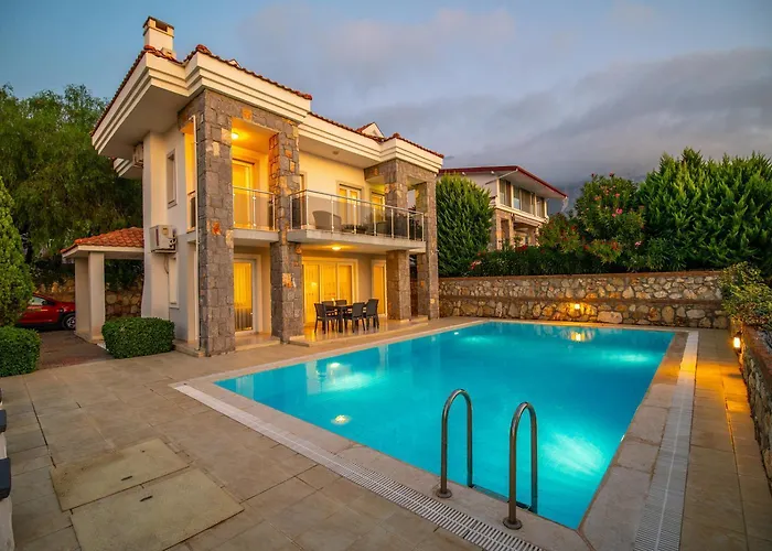 别墅 Golden Heights 15