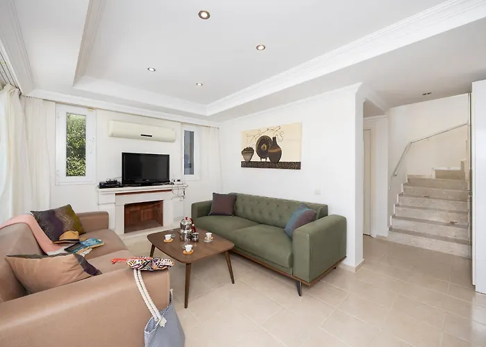 Vilă Golden Heights 15 *